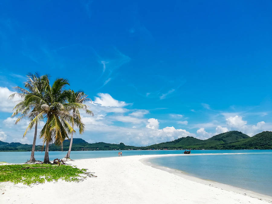 02 900 Laem Had beach koh yao yai phang nga shutterstock 1693193590