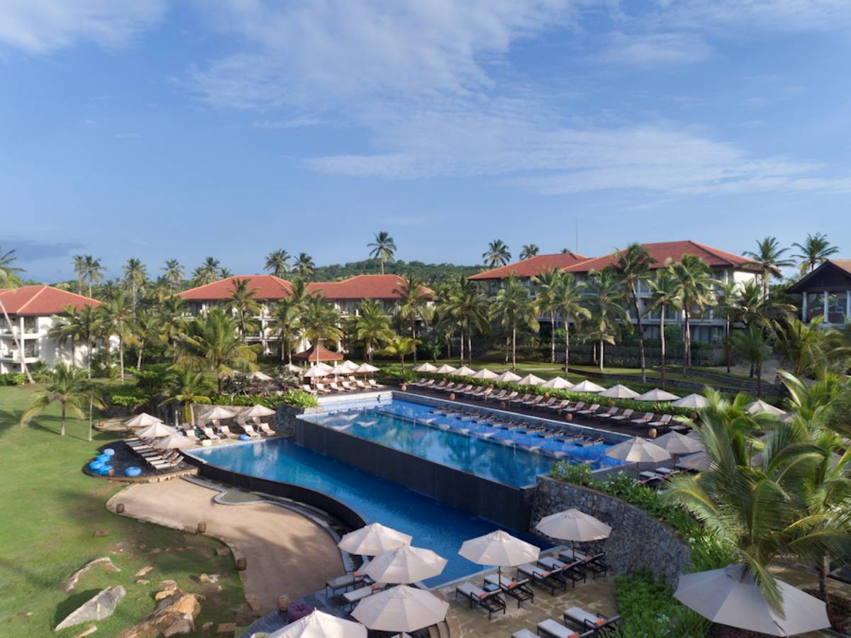 03 new900 Anantara Peace Haven Tangalle Resort Exterior View Aerial Pool View 3642x2730