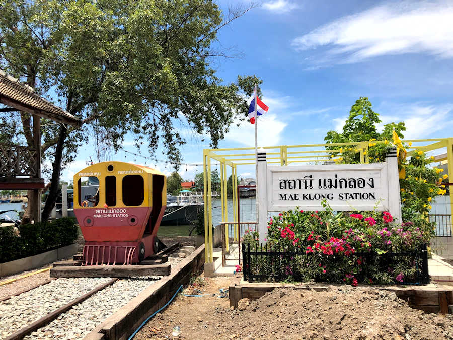 08 900 Maeklong Station2