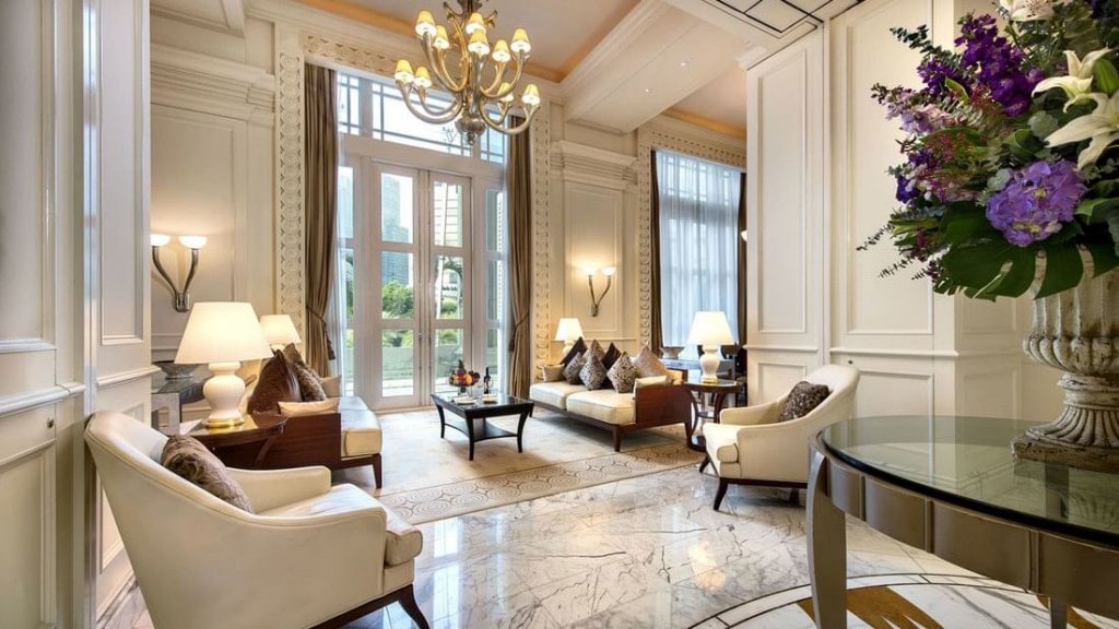 1024 Fullerton Baysalon