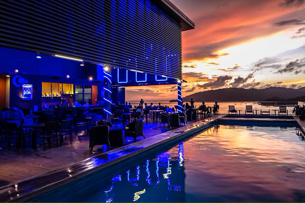 1280 Grandis Rooftop Bar