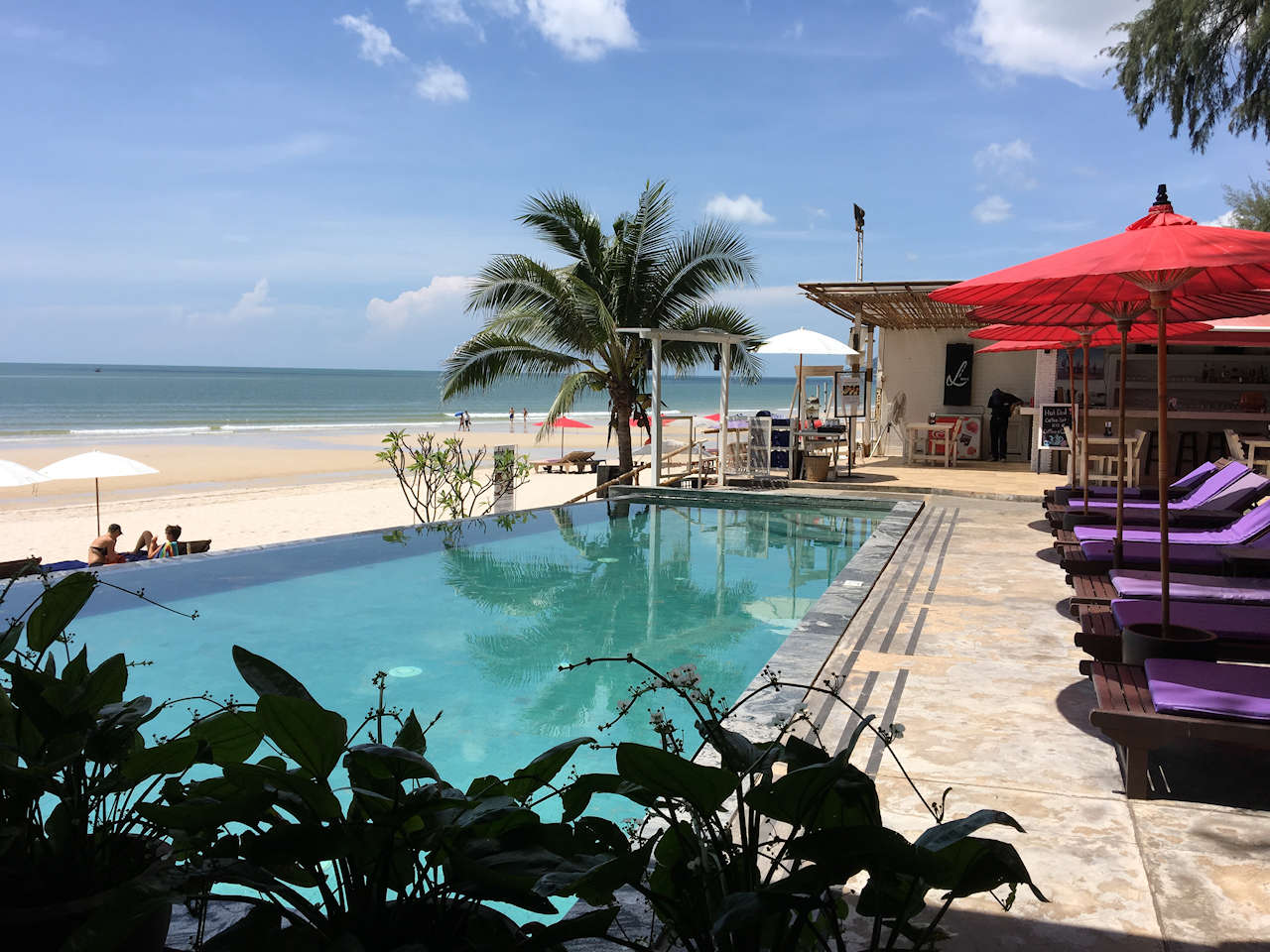 1280 Laksasubha am Pool 20170601 040642322 iOS