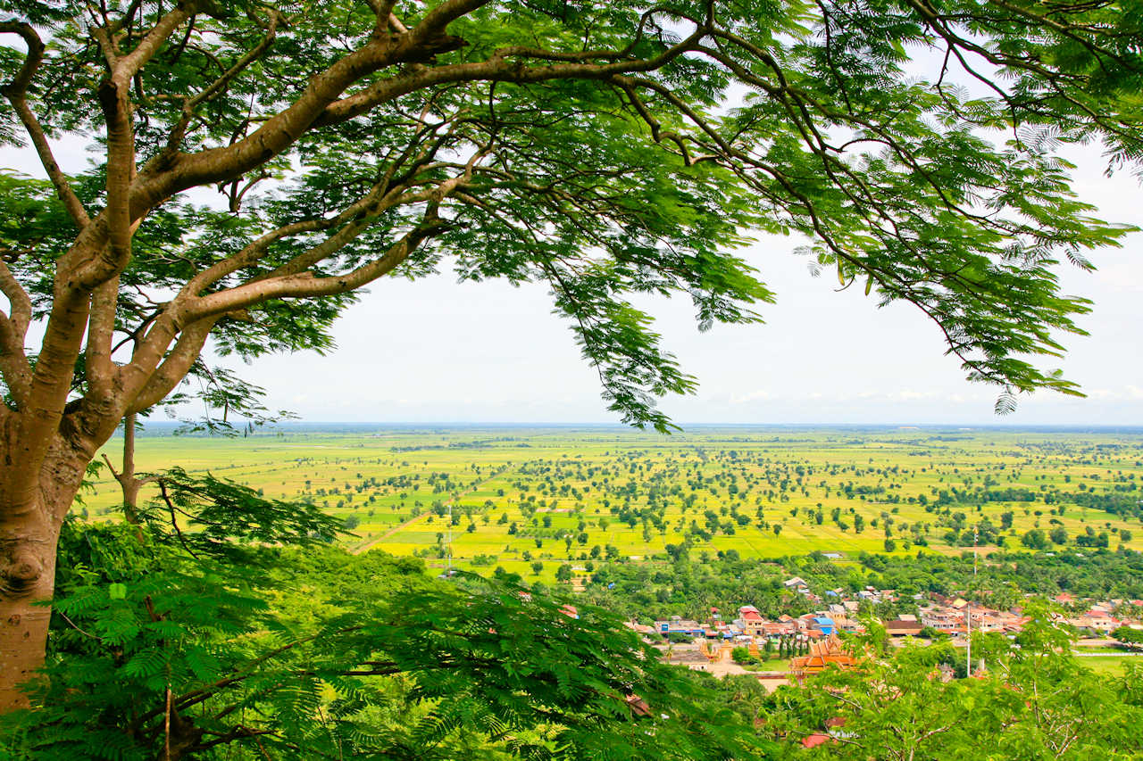 1280 Phonm Sampeau BATTAMBANG shutterstock 115833028