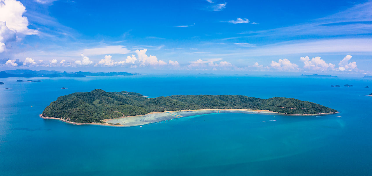 1280 View of Koh Tan island in the area Samui island AdobeStock 370211972
