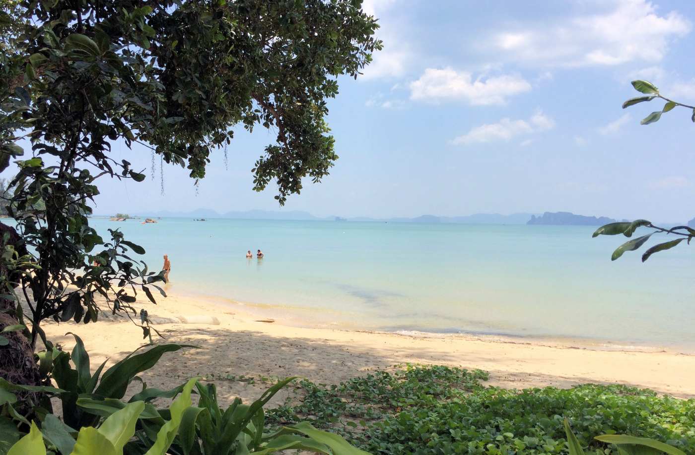 1400 Beachimpression vor Tubkaak Boutique 20150325 053957286 iOS