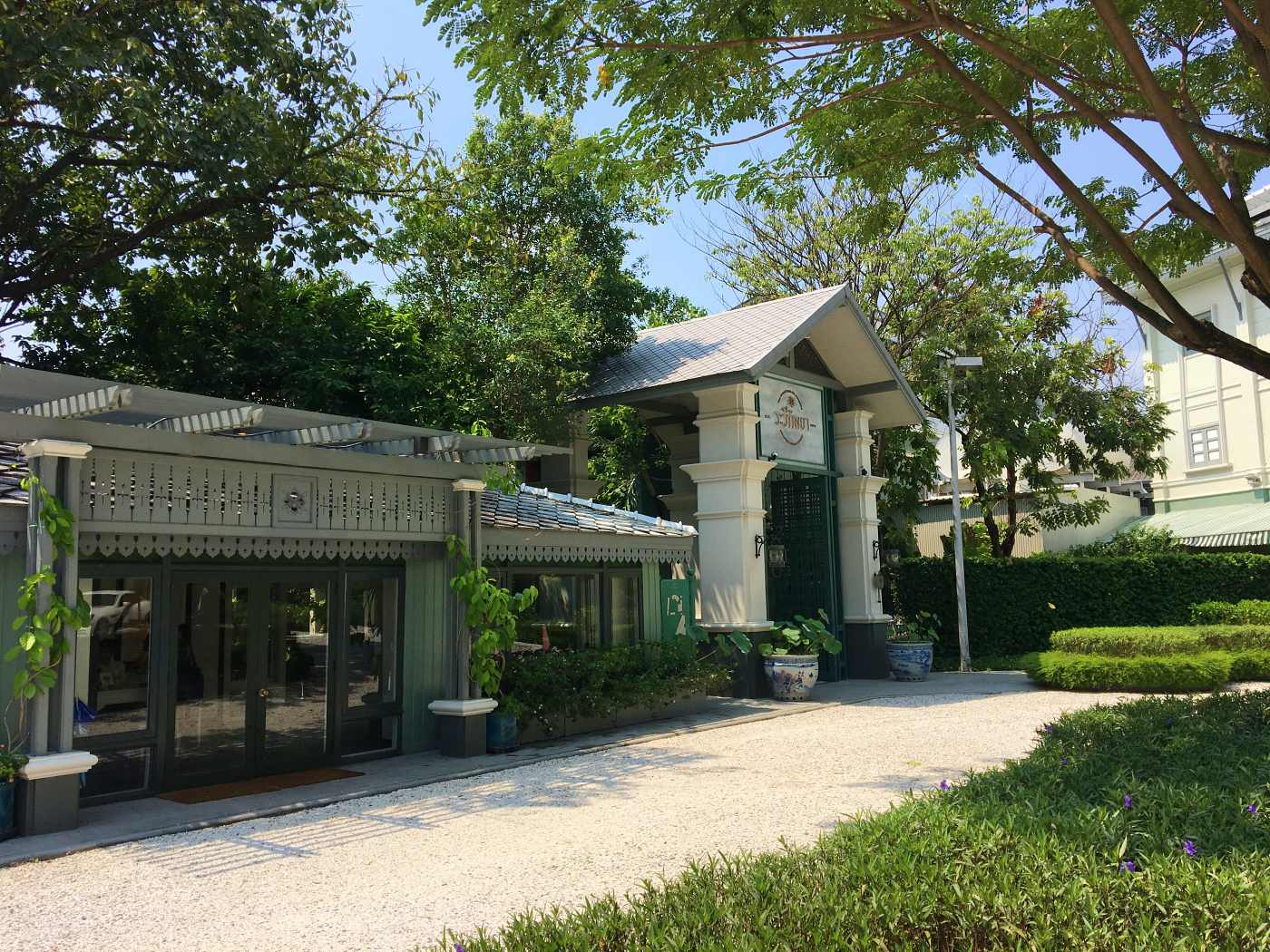 1400 Raweekanlaya Eingang 20180228 045614133 iOS