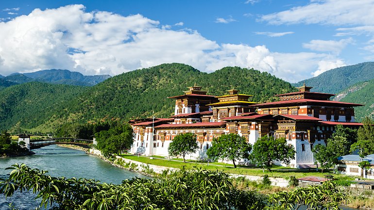 770 Bhutan Punakha Dzong an Mo Chhu und Pho Chhu shutterstock 1055904704