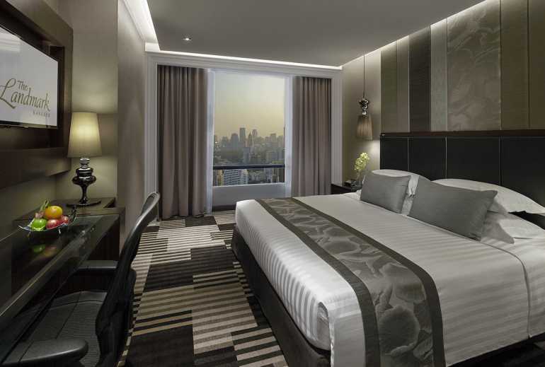 770 LandmarkPremium Room 2