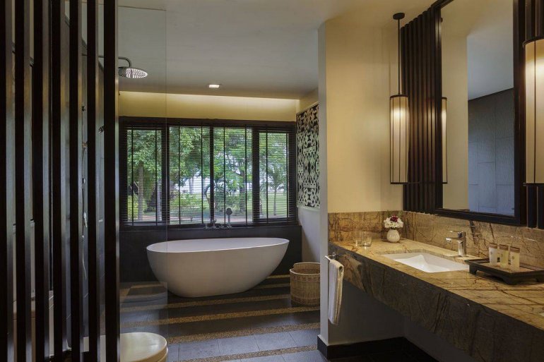 770 Meritius Pelangi pbl pelangisuite bathroom 0159 501 1200x800