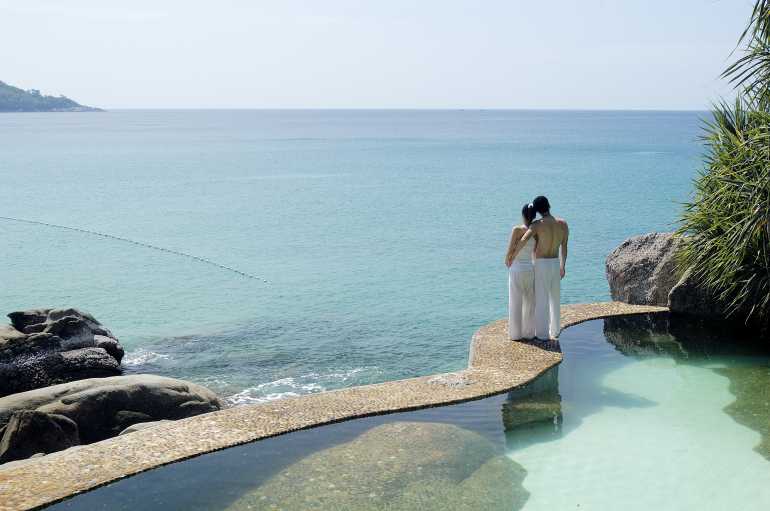 770 Mom Triscouple at pool mom tris villa royale