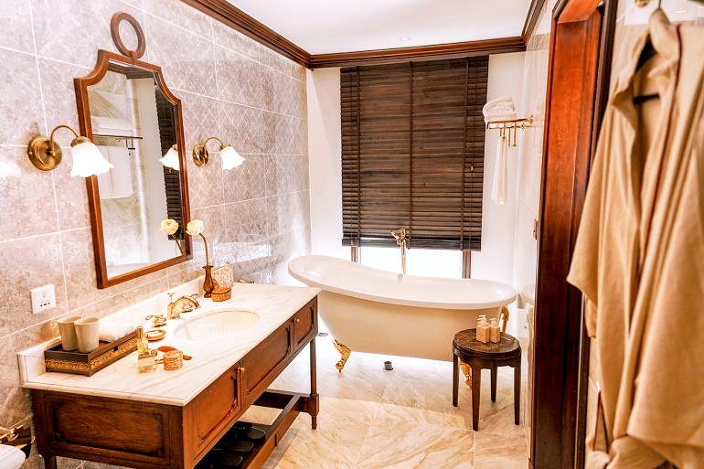 770 YlangHeritage Line Lan Ha Bay Ylang Signature Suite Bathroom 4