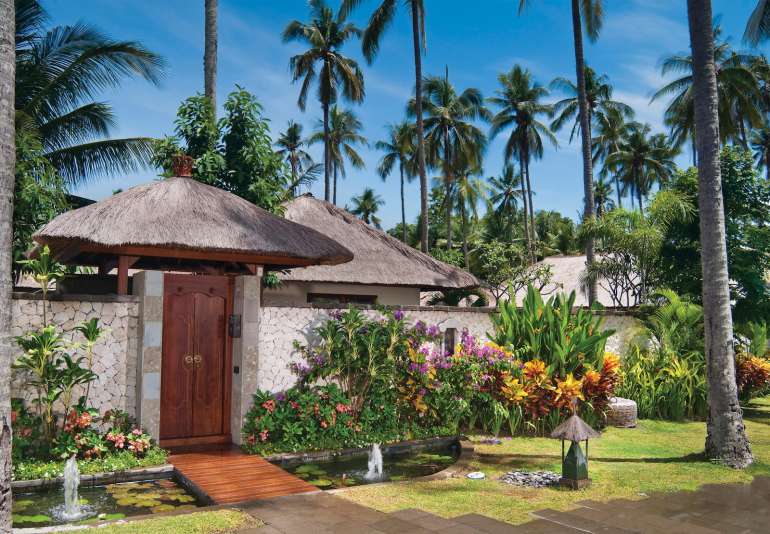 770 jpb acc villa deluxe pool exterior01 1600x1111