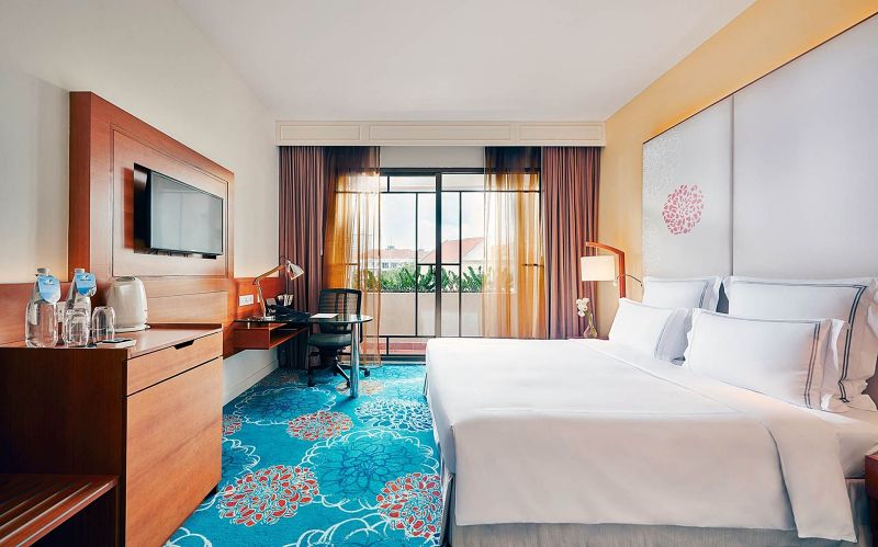 800 Paradox Merchant Court Premier Room