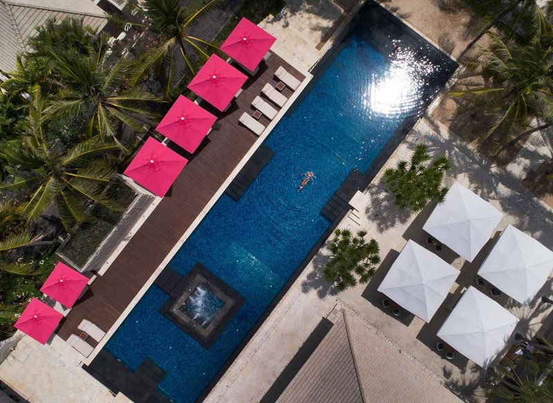 800 Royal Santrian main pool aerial 1553057058