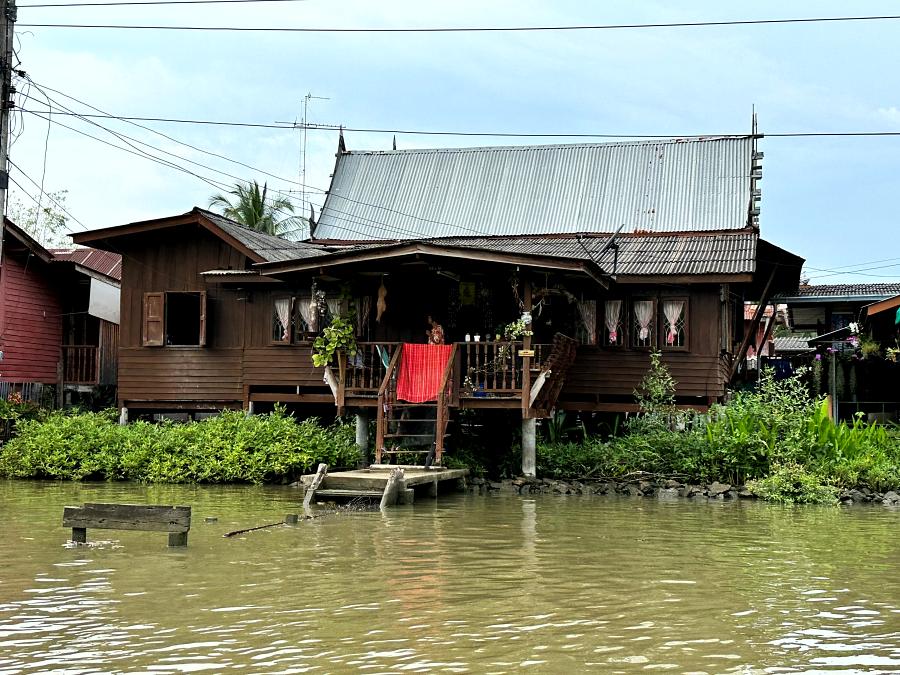 900 Amphawa 20231104 092243471 iOS