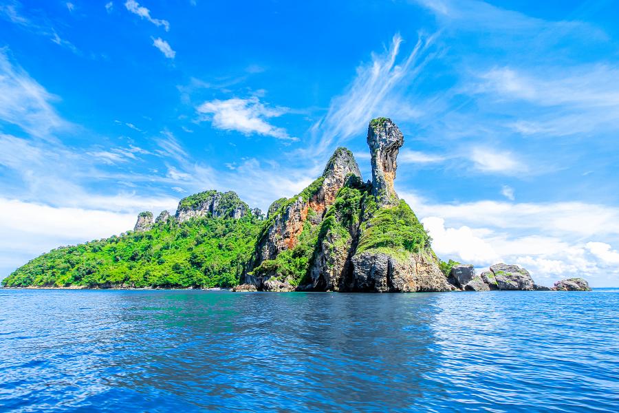 900 Chicken island AdobeStock 268760710