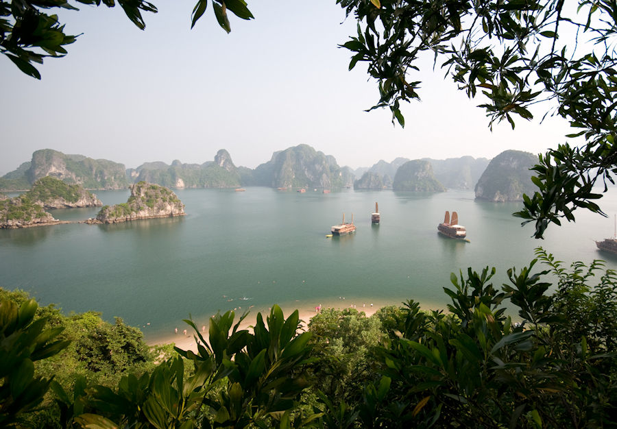 900 Halong Bucht vom Viewpoint Fotolia 13047344 M