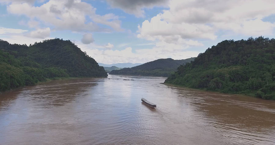900 Laos Luang Prabang Shompoo Cruise movie 11