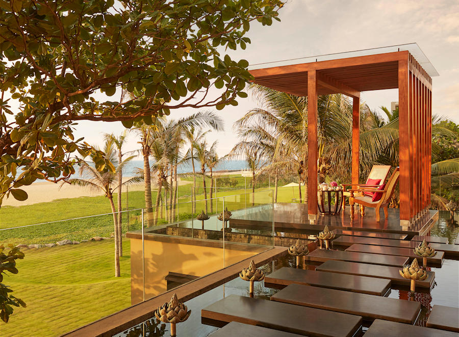 900 Lobby Exterior 21