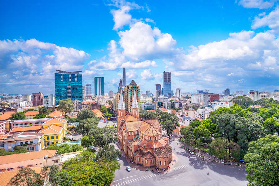 900 Luftbild der Kathedrale von Saigon shutterstock 1024996459