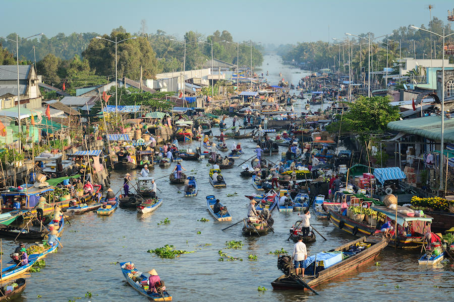 900 Nga Nam Floating Market in Soc Trang shutterstock 629248955