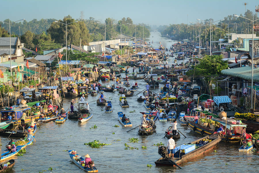 900 Nga Nam Floating Market in Soc Trang shutterstock 629248956