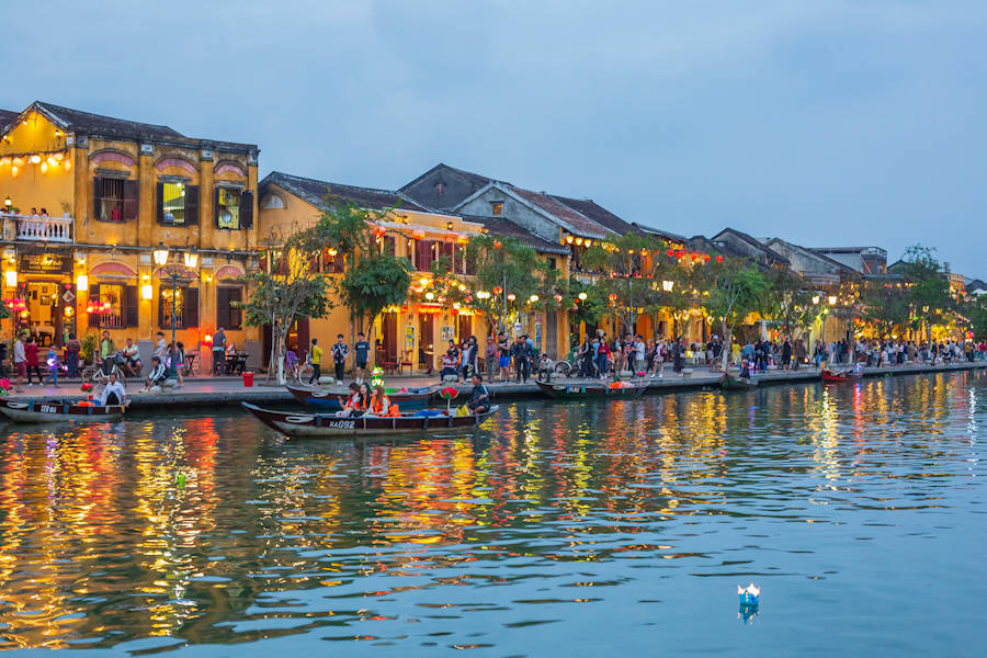 900 Old Town of Hoi An am Wasser AdobeStock 252322654