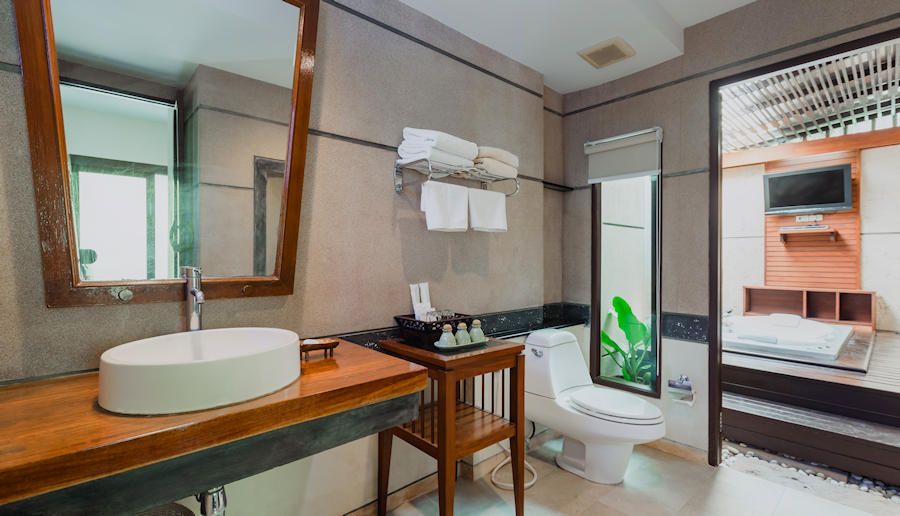 900 Railay Village Resort Badezimmer Jacuzzi Villa