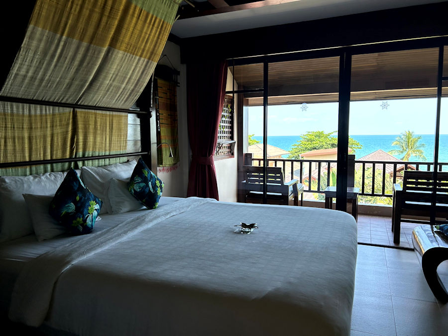 900 Room 20230330 080302060 iOS