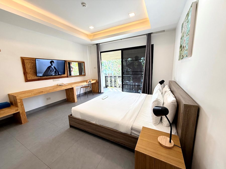 900 Room 20260303 020642677 iOS