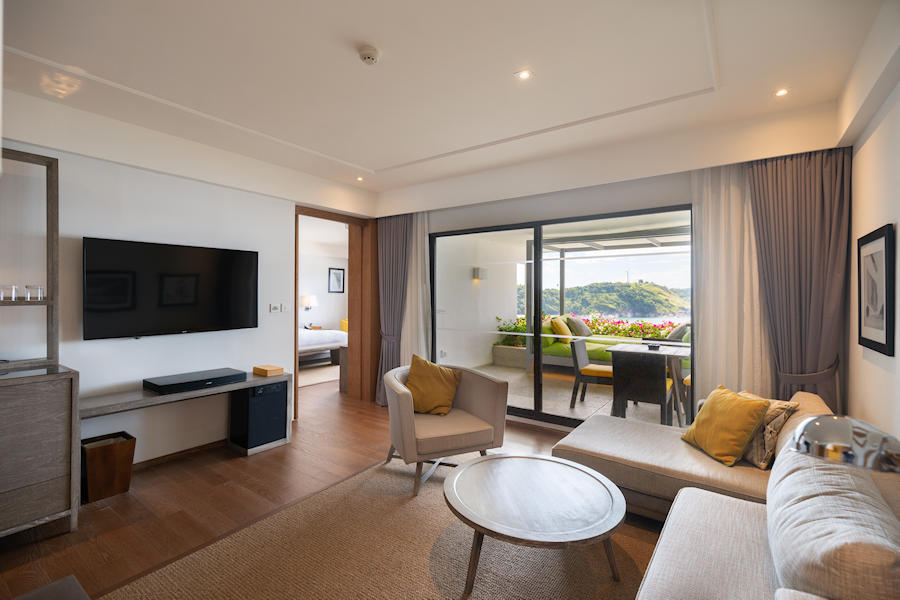 900 TNH Royal Ocean View Suite