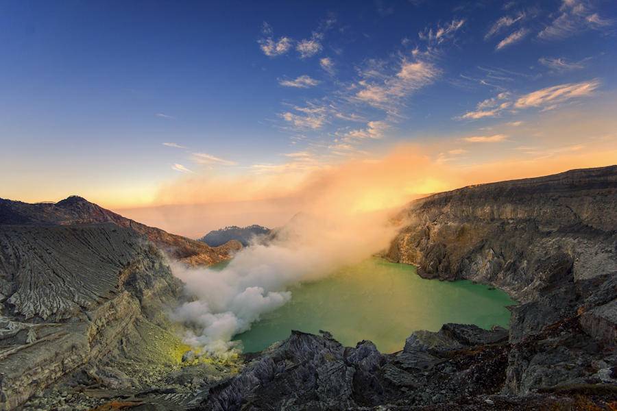 900 The Ijen volcano shutterstock 416543983