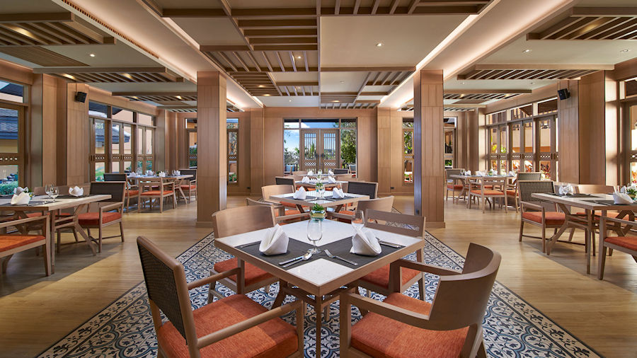 900 lotus restaurant 1