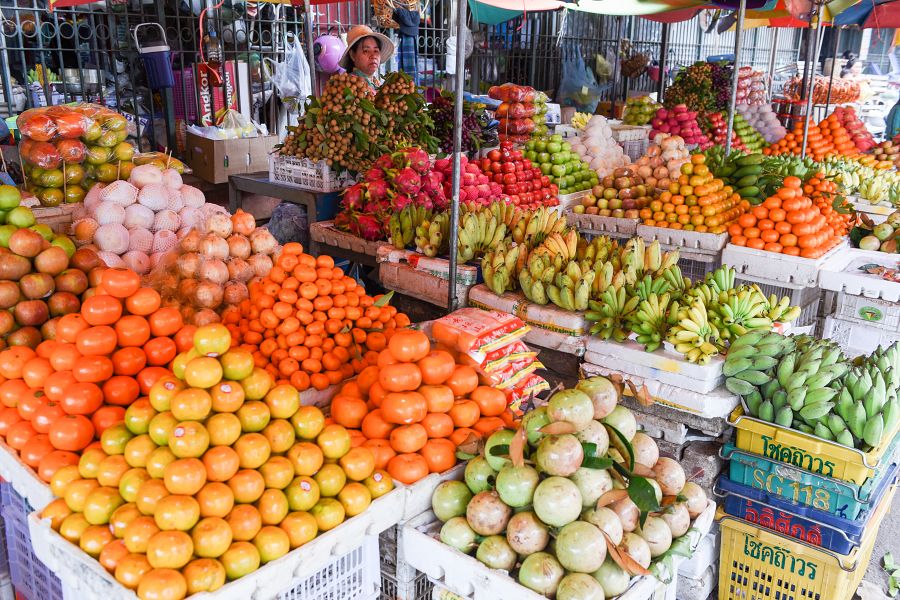 900 market of Battambang reda shutterstock 1042667353