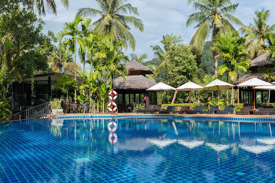 900 pool 3 M 005250 resize