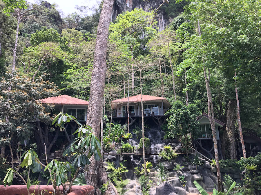 900 rock and treehouse resort1