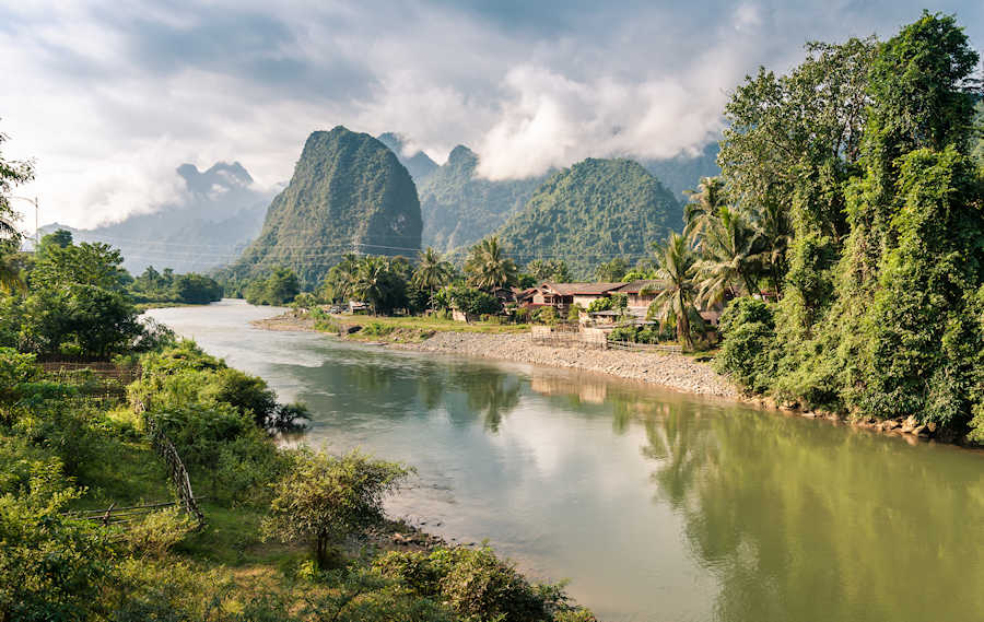Web 900 Landscape of Nam Song River at Vang Vieng shutterstock 208712644