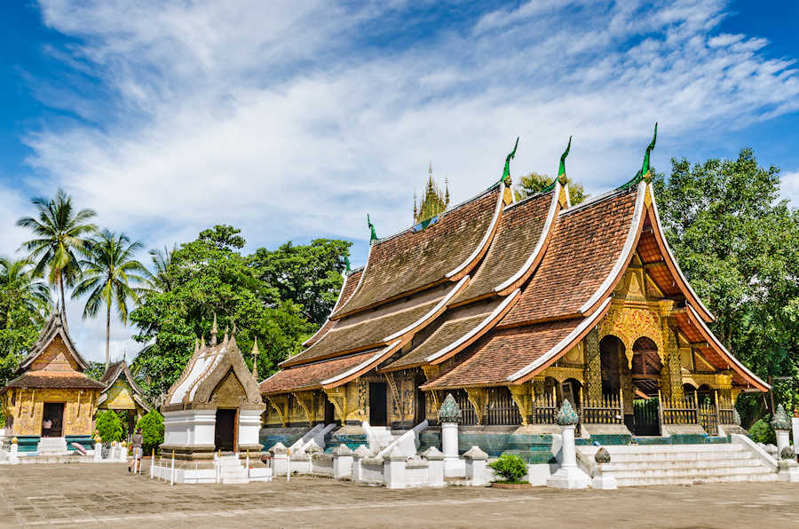 Web 900 Wat Xieng thong templeLuang Pra bang Laos shutterstock 151938596
