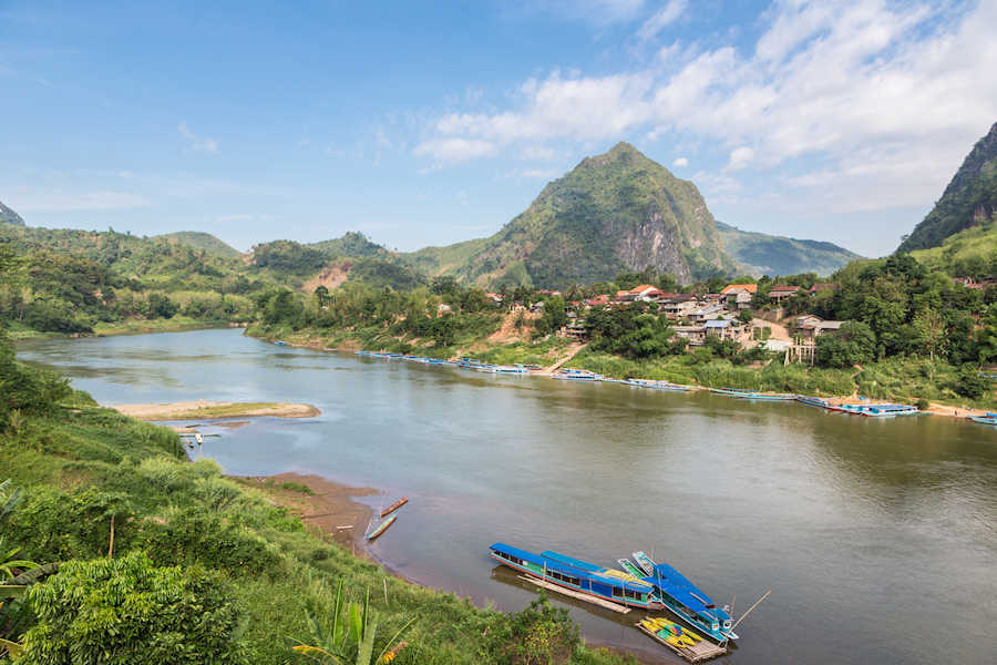 Web 900 the Nam Ou river in the Luang Prabang shutterstock 296862956