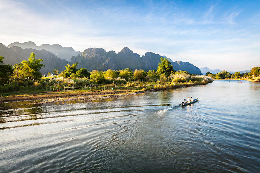Web 900 the Song river at Vang Vieng shutterstock 655851064