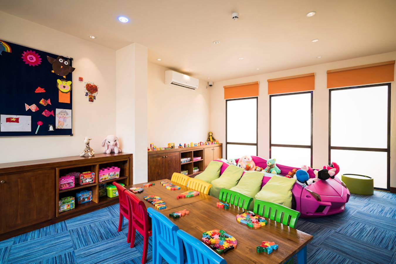 new900 Kids Club Interior View 2500x1668